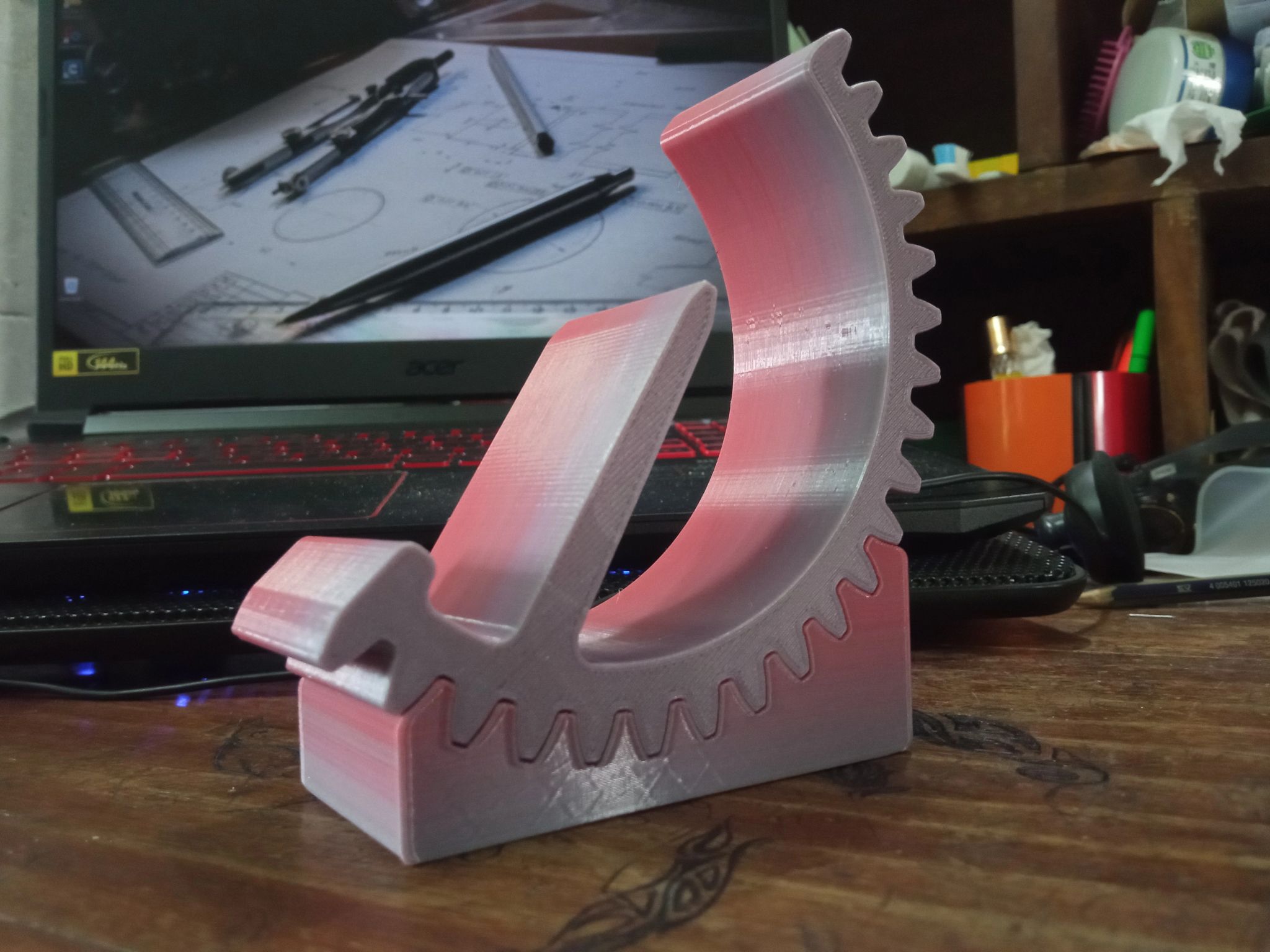 适合3D打印的齿轮手机支架
